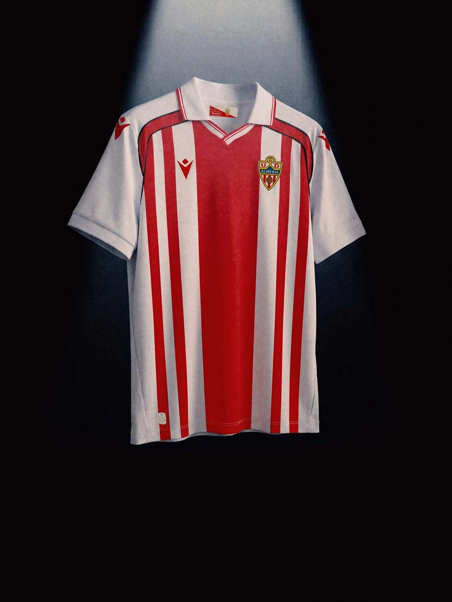 Macron × 西甲联赛 2025-26 赛季“复古比赛日”球衣 © 球衫堂 kitstown Macron × 西甲联赛 2025-26 赛季“复古比赛日”球衣 © 球衫堂 kitstown