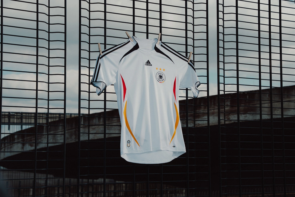 阿迪达斯发布 FIFA 世界杯复刻球衣系列 © 球衫堂 kitstown 阿迪达斯发布 FIFA 世界杯复刻球衣系列 © 球衫堂 kitstown
