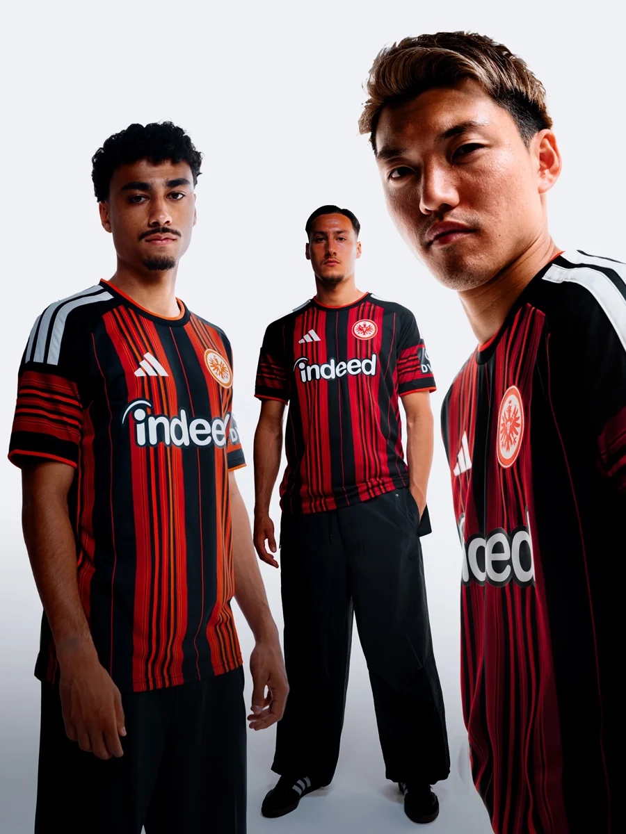 法兰克福 2026-27 赛季主场球衣 © 球衫堂 kitstown
