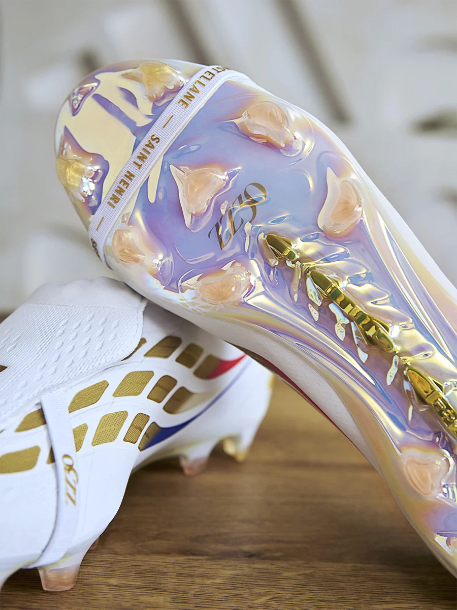 阿迪达斯推出特别版 Predator 战靴,致敬与齐内丁·齐达内携手 30 周年 © 球衫堂 kitstown